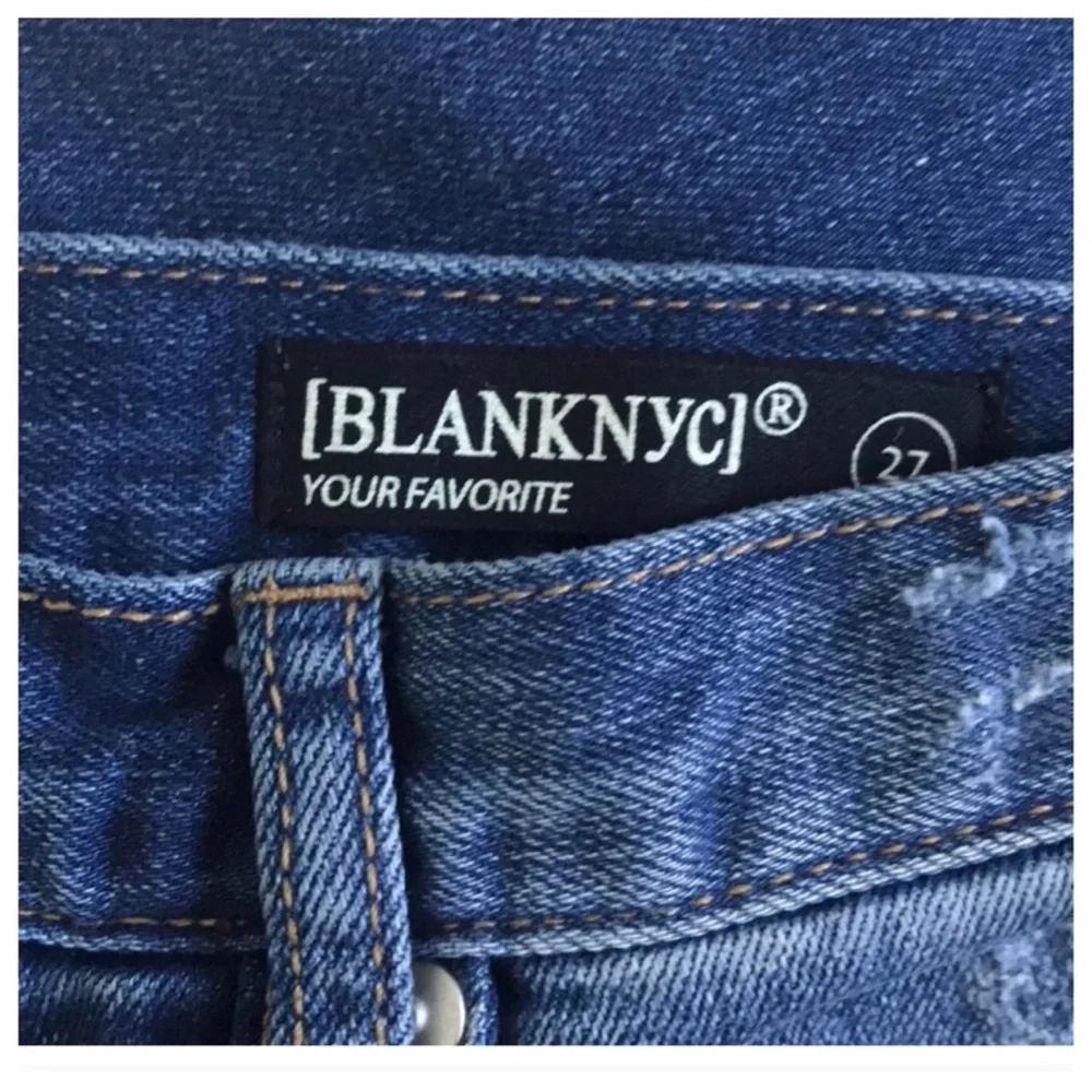 NWOT BLANK NYC Your Favorite Relax fit Distressed Straight raw hem ankle… - Picture 4 of 4